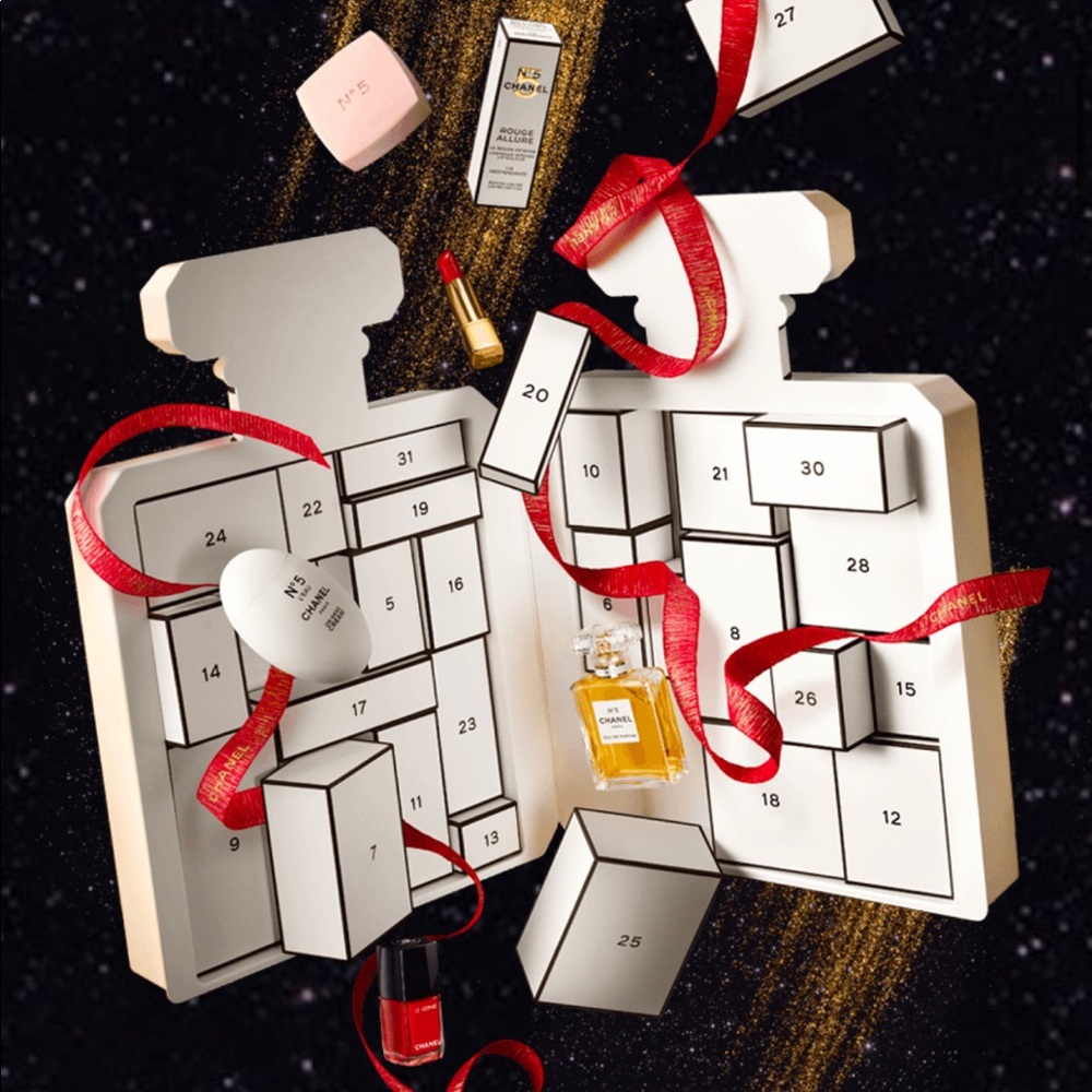 $9️⃣5️⃣0️⃣ Chanel Advent Calendar 2021